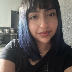 Meet your Posher, Camila